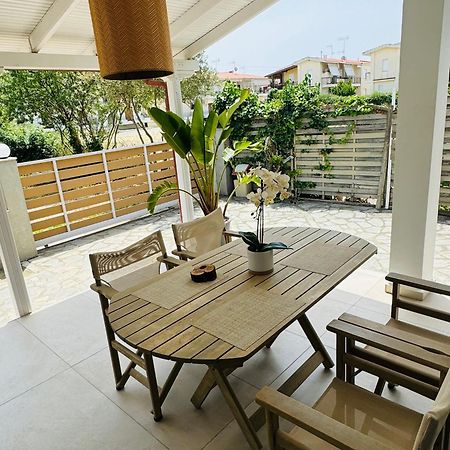 Central Luxury Apartment In Paralia Ofryniou Ofrínion Esterno foto